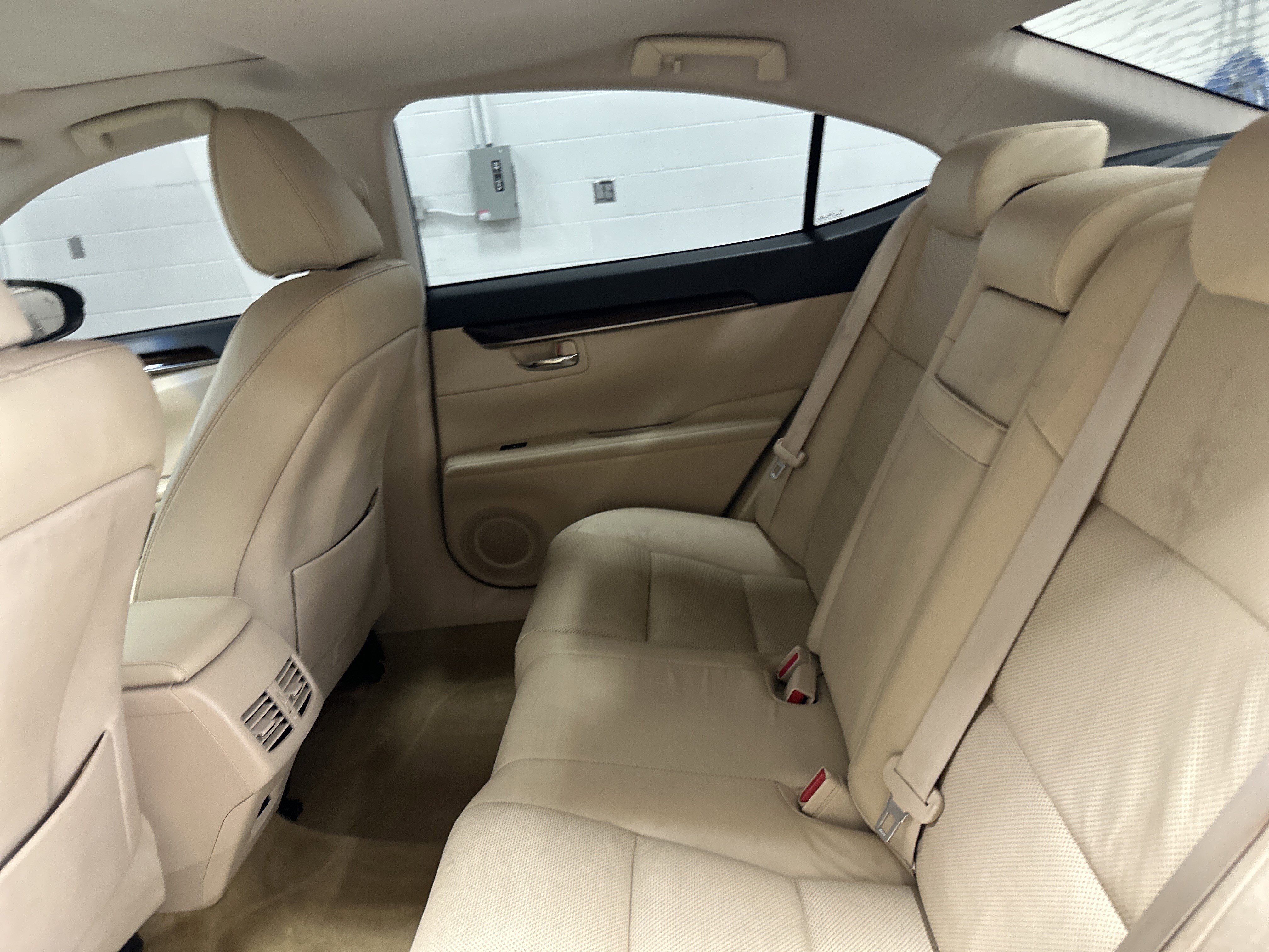 Used 2015 Lexus ES 350 w/ Luxury Package image 31