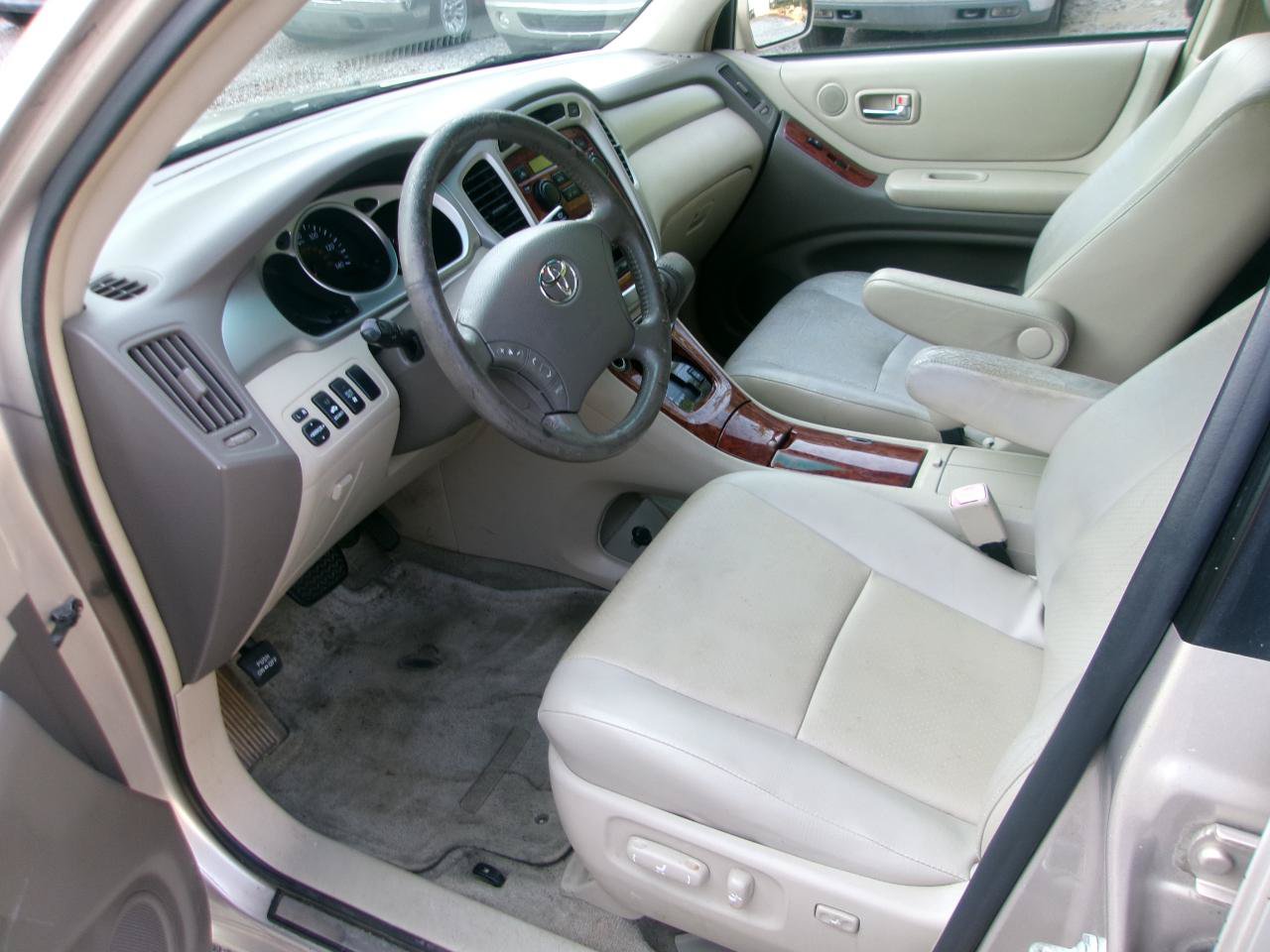 Used 2004 Toyota Highlander 4WD V6 image 12
