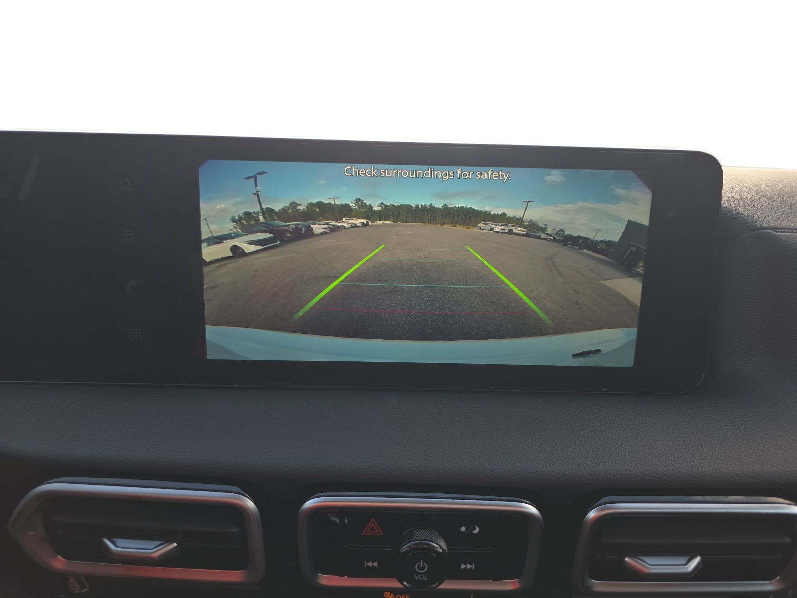 New 2027 Nissan Sentra SR w/ Floor Mat Package FWD image 23
