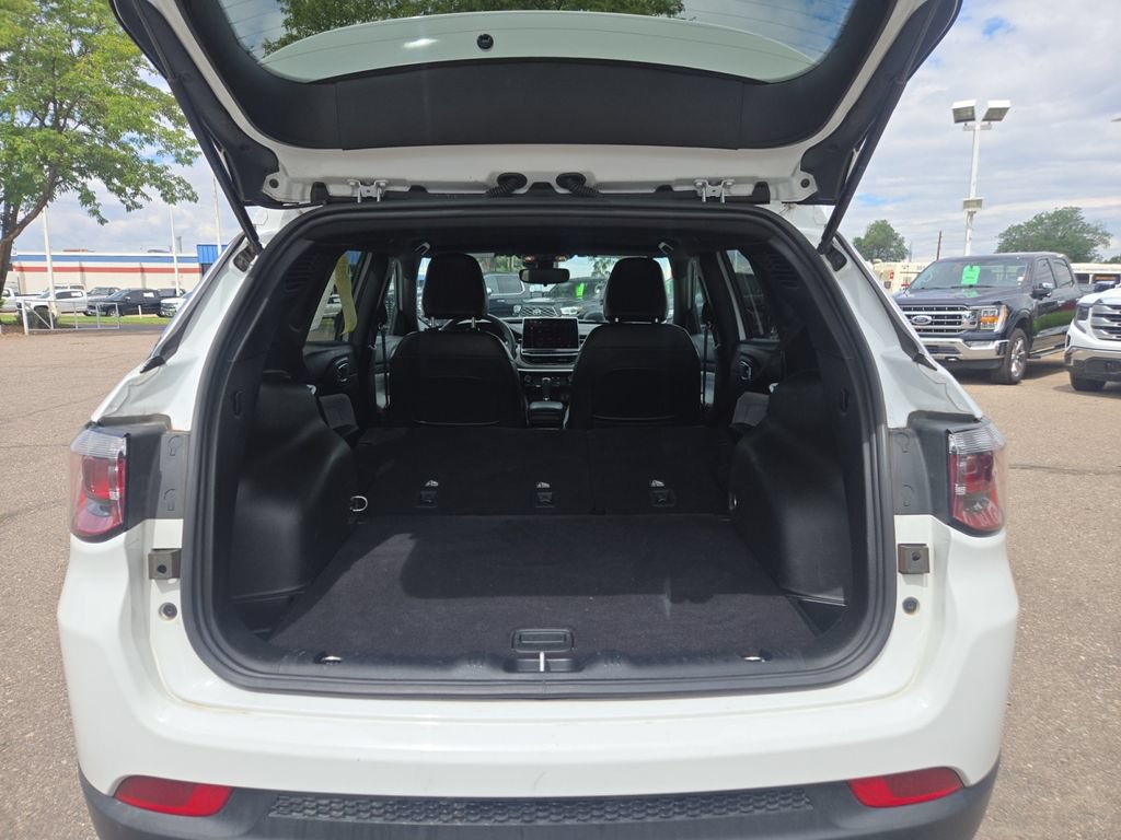 Used 2024 Jeep Compass Latitude AWD/4WD image 17