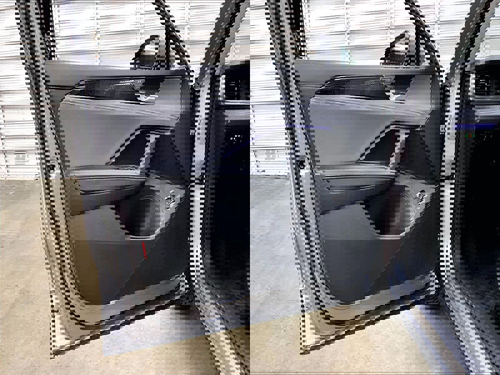 Used 2025 Volkswagen Tiguan SE w/ Panoramic Sunroof Package image 26