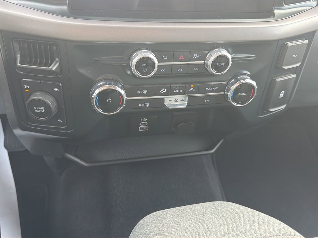 Used 2025 Ford F150 XLT w/ Equipment Group 301A Standard image 25