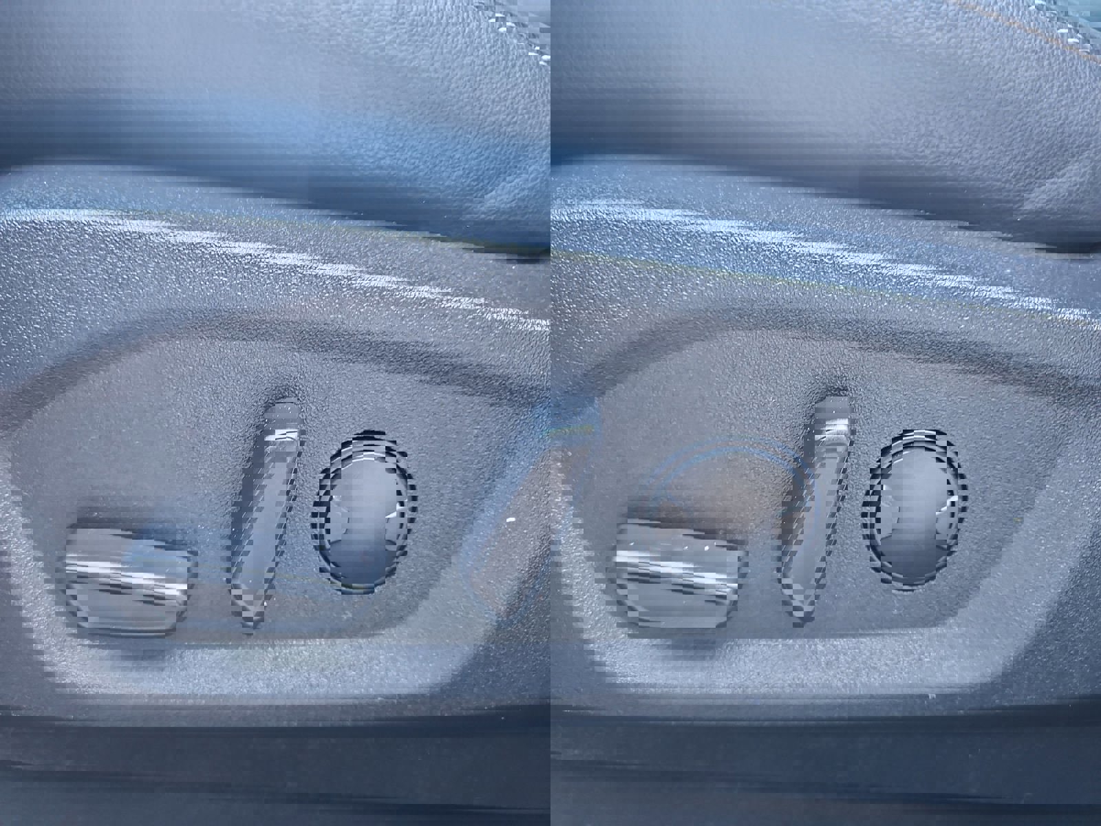 Used 2024 Ford Edge SEL image 8