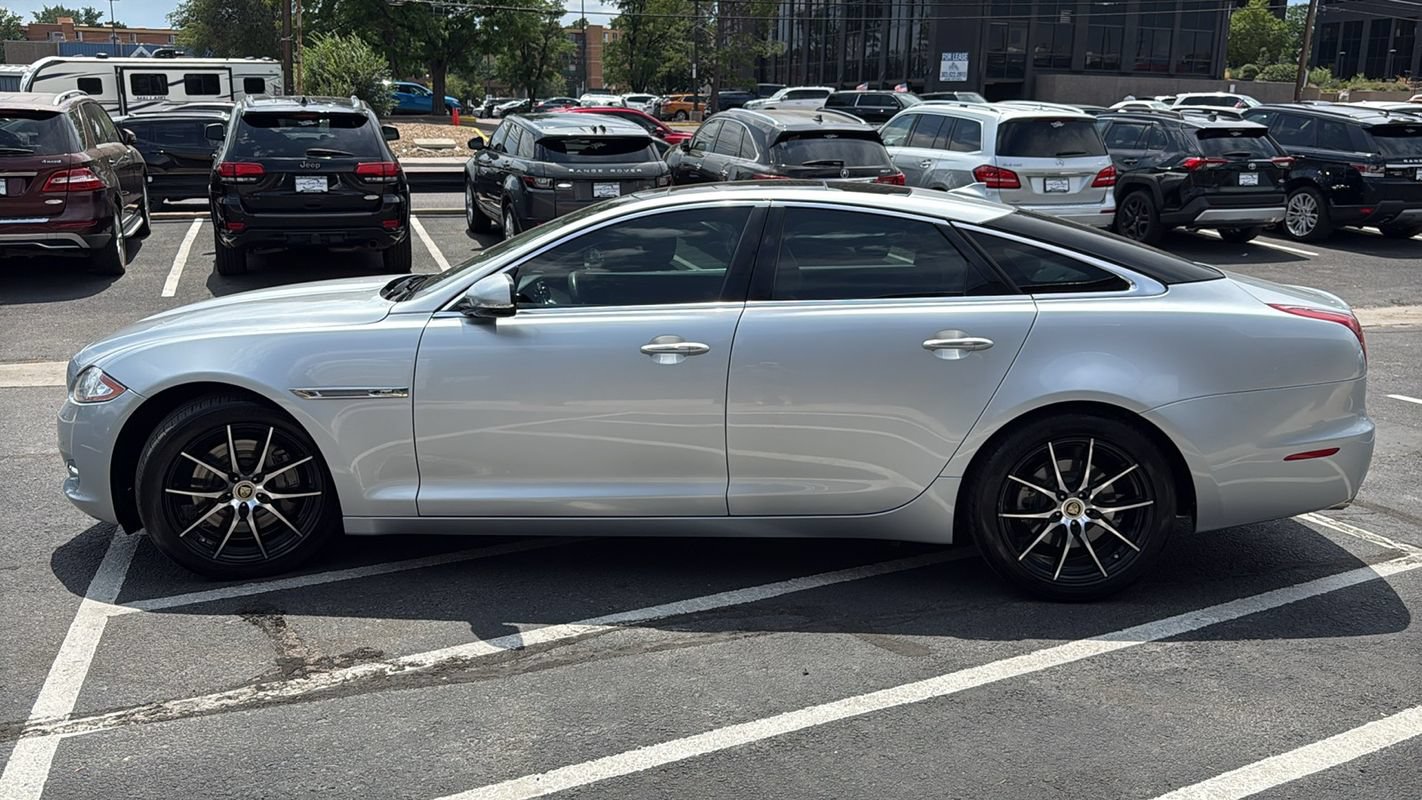 Used 2015 Jaguar XJ AWD image 6