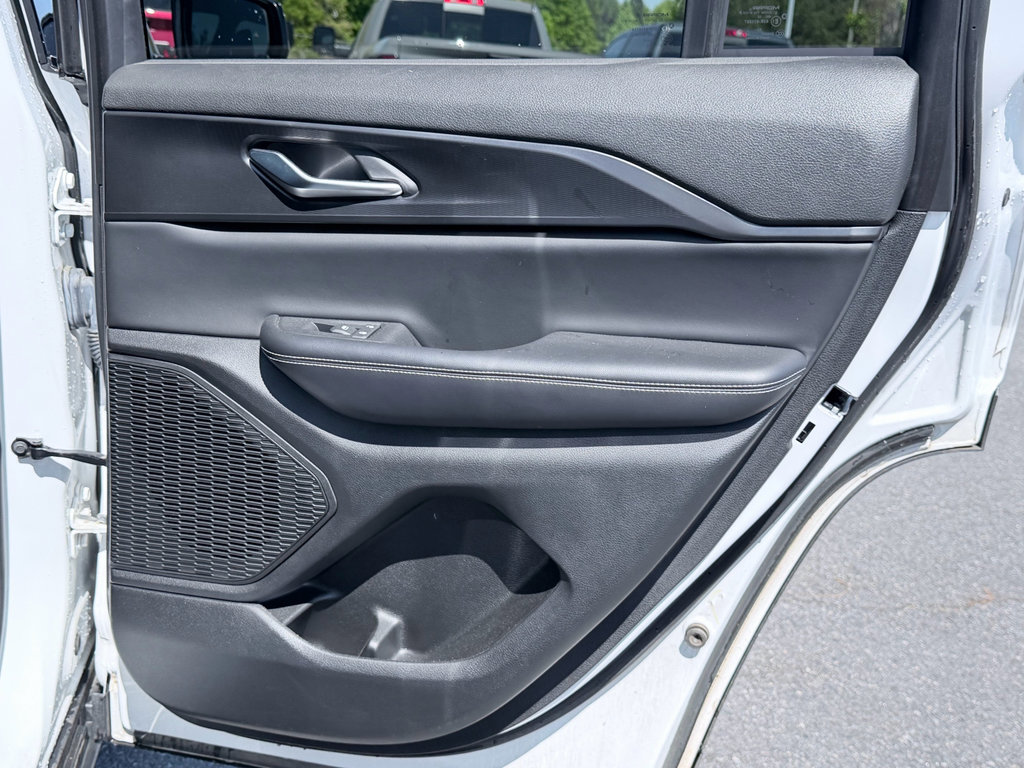 Used 2023 Jeep Grand Cherokee Altitude RWD image 27