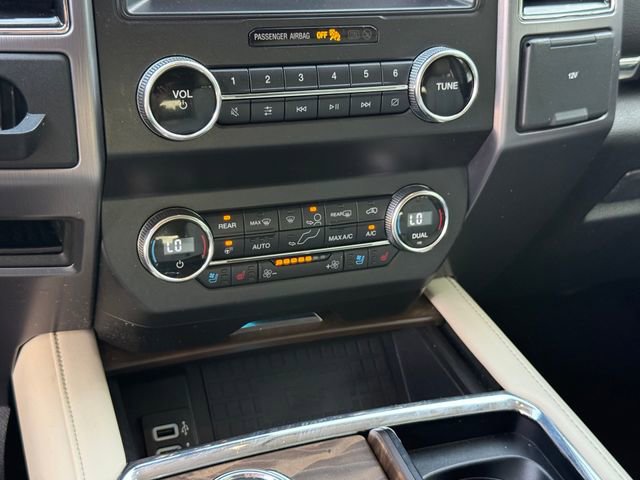 Used 2019 Ford Expedition Platinum RWD image 18