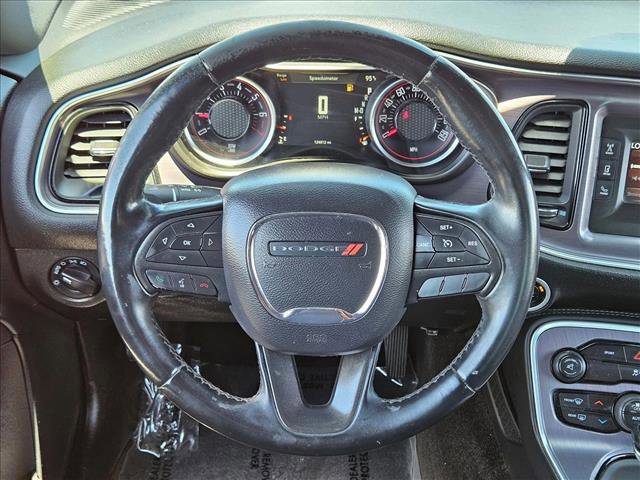 Used 2016 Dodge Challenger SXT RWD image 14