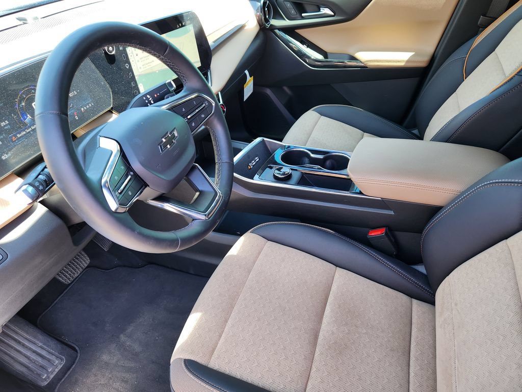 New 2026 Chevrolet Equinox ACTIV w/ Convenience Package III FWD image 8
