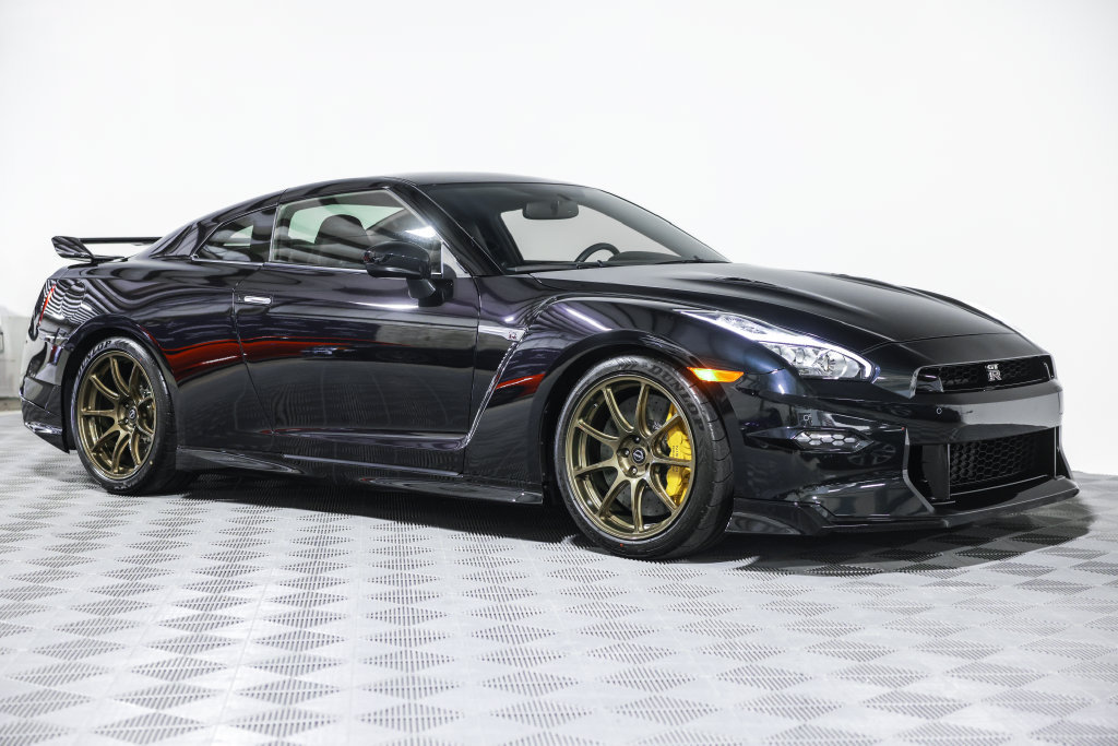 Used 2024 Nissan GT-R w/ Floor Mat Package AWD/4WD image 4