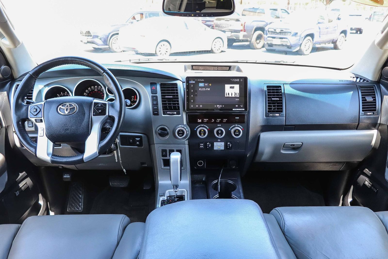 Used 2016 Toyota Sequoia Limited w/ Safety & Convenience Package AWD/4WD image 15