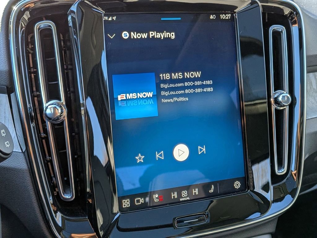 Used 2025 Volvo XC40 B5 Plus image 15