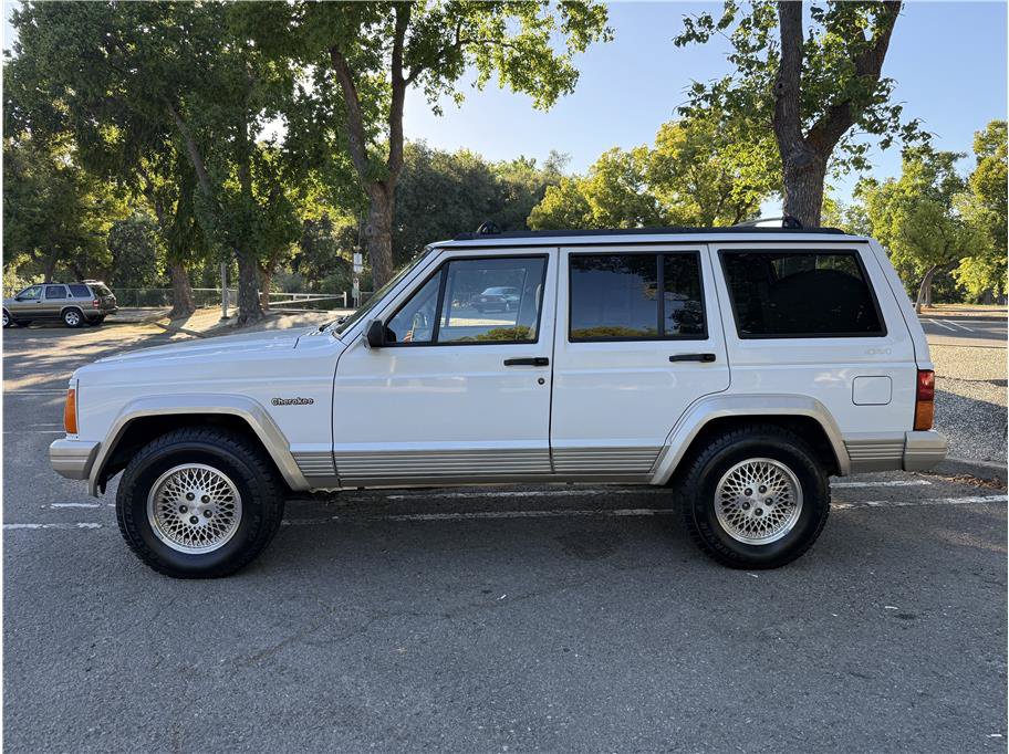 Used 1995 Jeep Cherokee Country AWD/4WD image 2