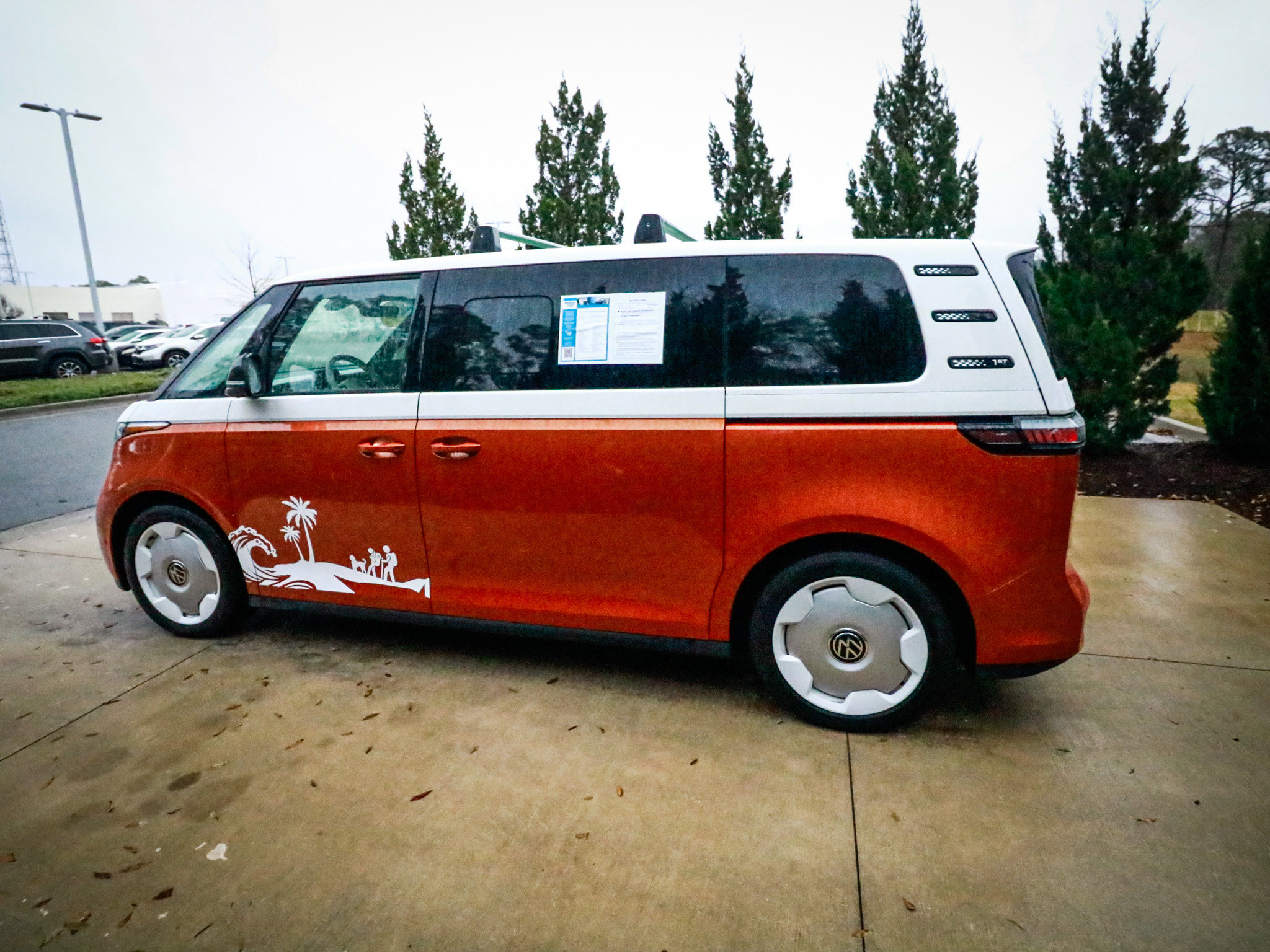 Used 2025 Volkswagen ID. Buzz 1st Edition image 7