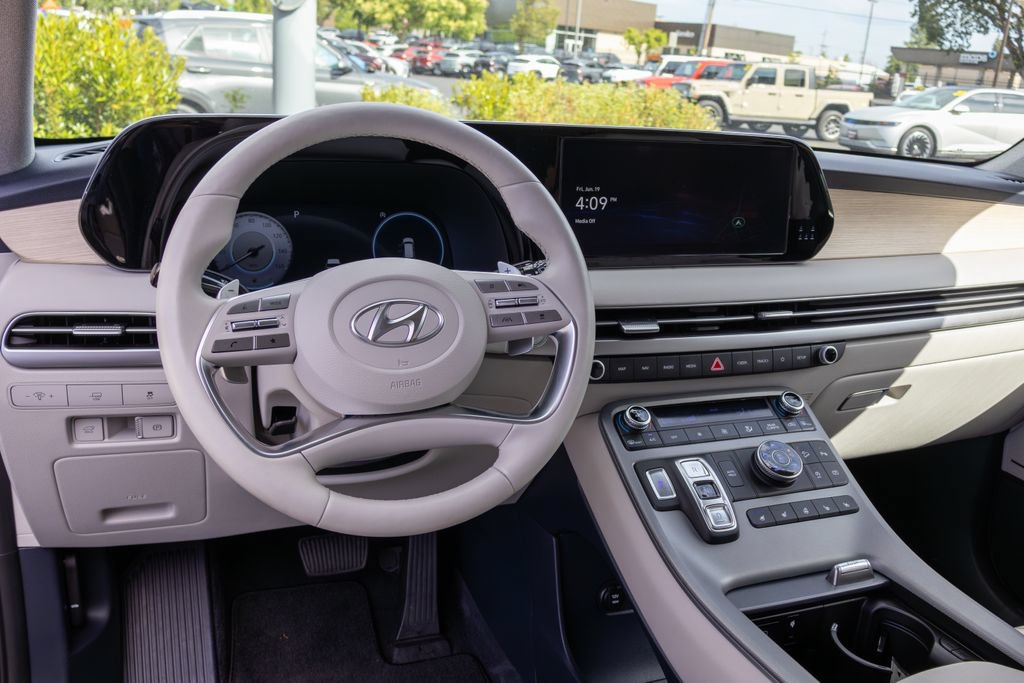 Used 2023 Hyundai Palisade Limited AWD/4WD image 16