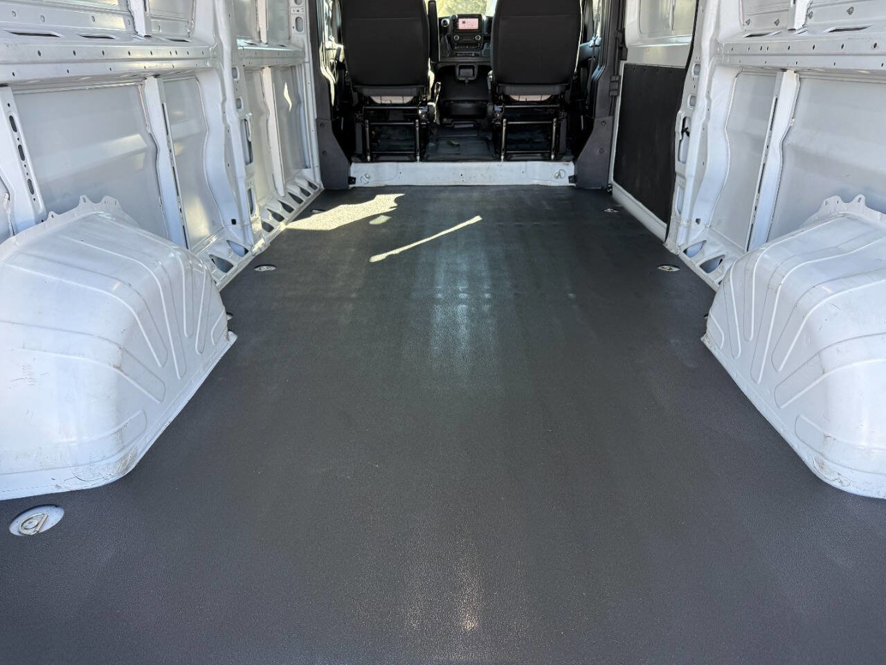 Used 2025 RAM ProMaster 2500 w/ Convenience Group image 21