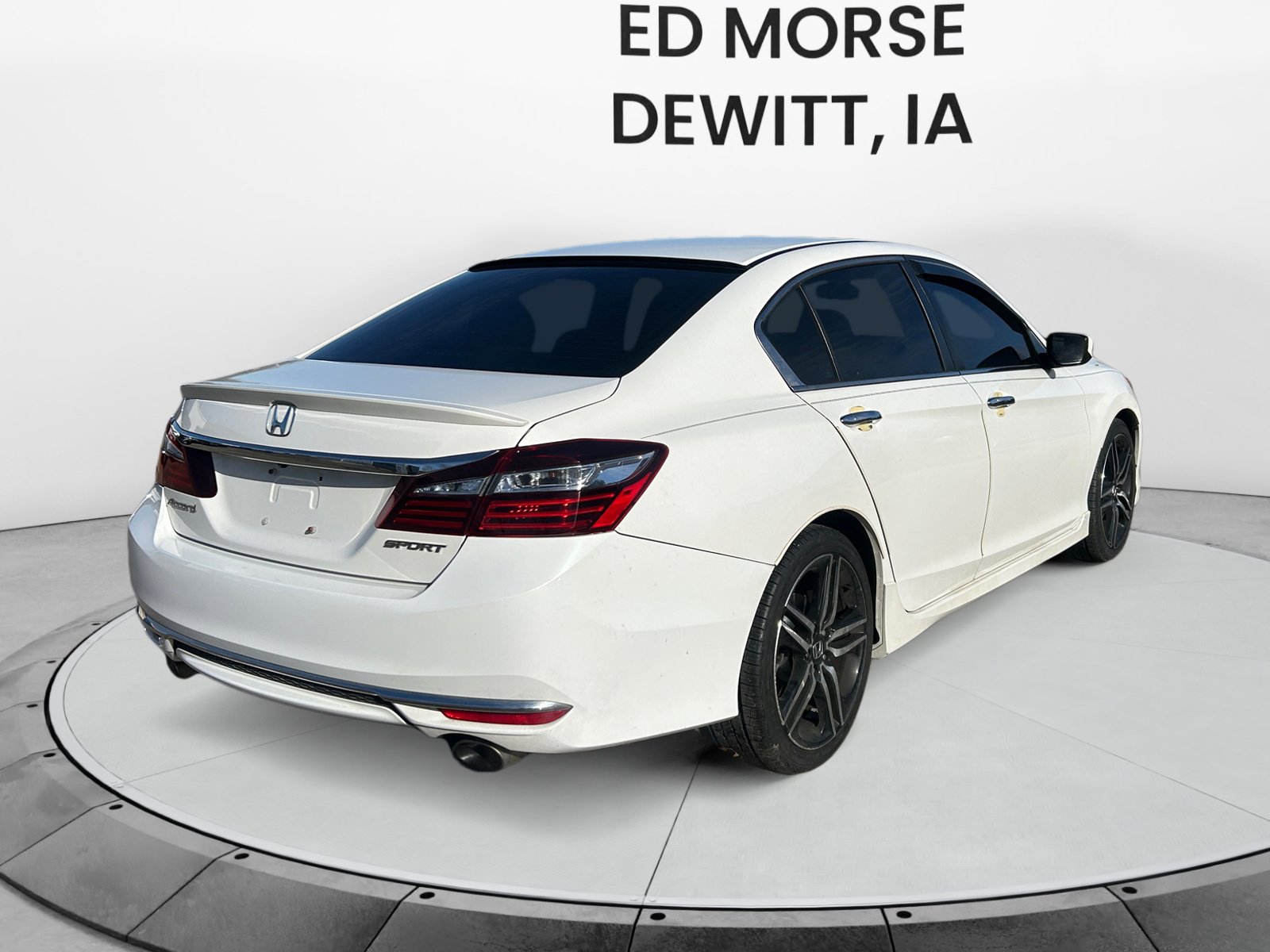 Used 2017 Honda Accord Sport image 5