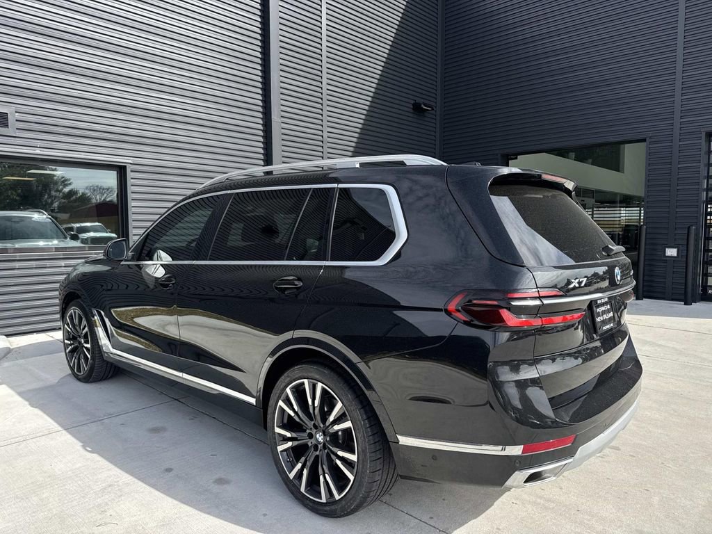 Used 2023 BMW X7 xDrive40i w/ Parking Assistance Package image 3