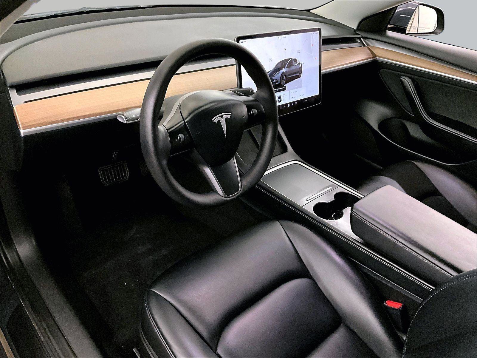 Used 2023 Tesla Model 3 Standard Range image 12