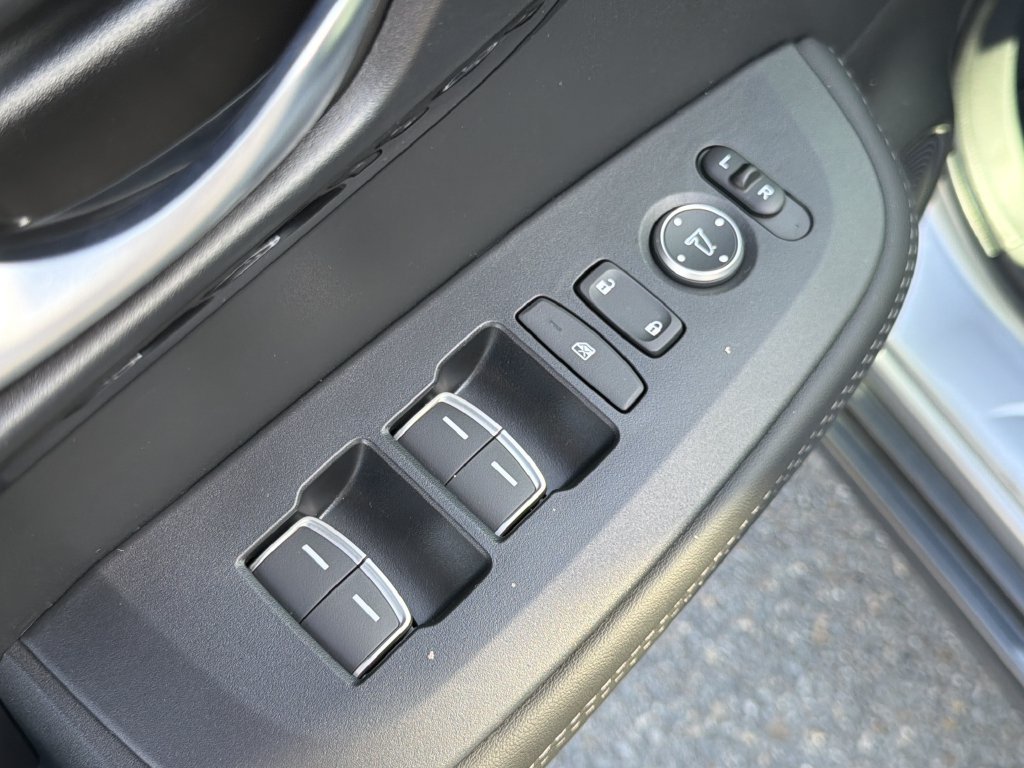 Certified 2025 Acura ADX FWD image 23