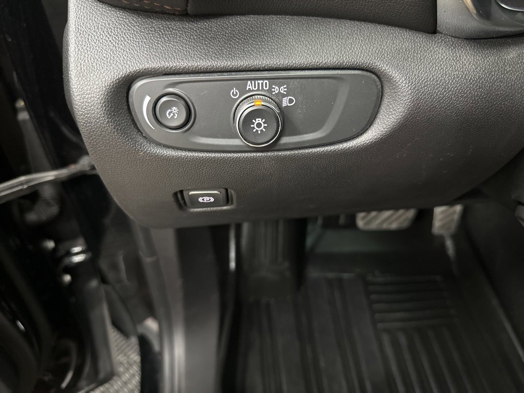 Used 2024 Chevrolet Blazer Premier w/ Enhanced Convenience Package image 32