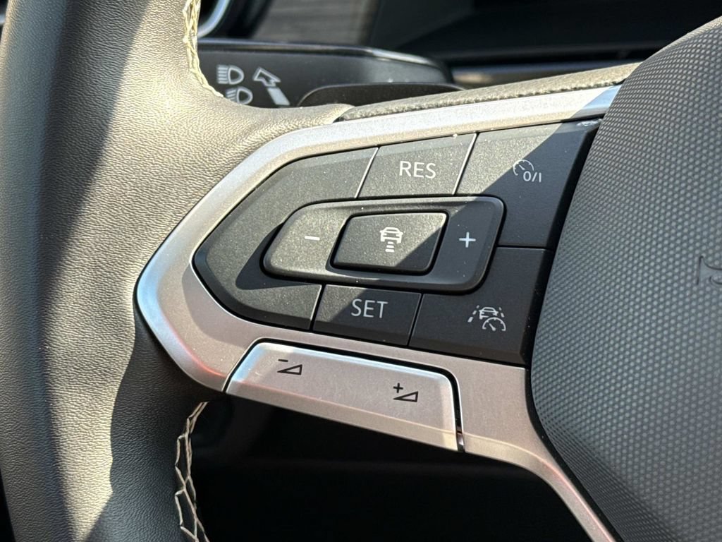 Certified 2025 Volkswagen Atlas SEL AWD/4WD image 22