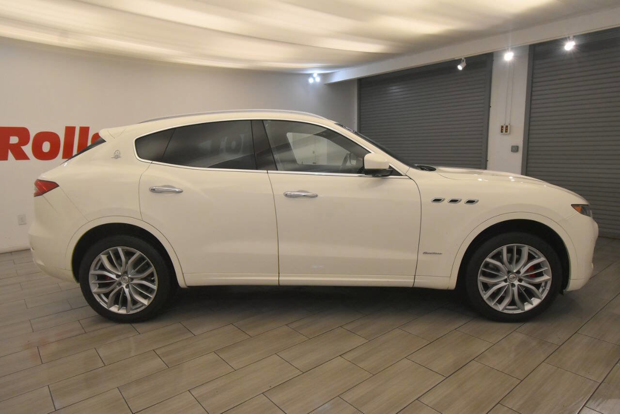 Used 2020 Maserati Levante GranLusso image 6