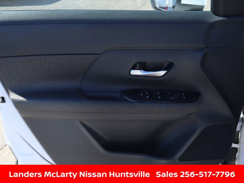 Used 2025 Nissan Kicks SV image 19