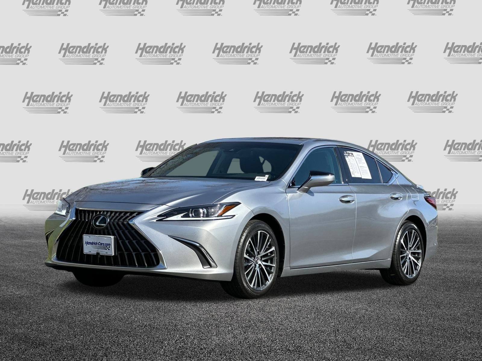 Certified 2025 Lexus ES 300h w/ Premium Package image 9