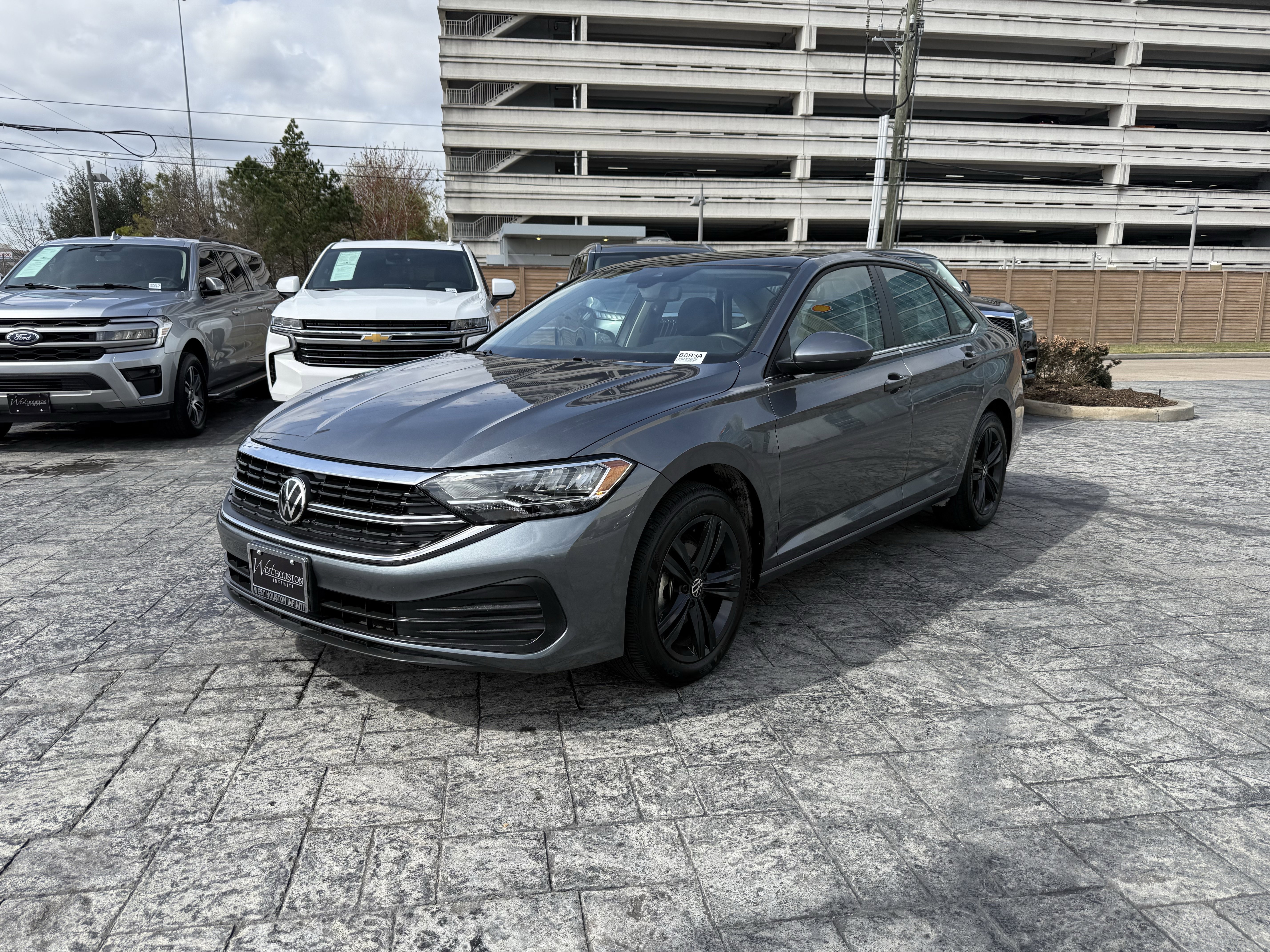 Used 2022 Volkswagen Jetta SE image 3