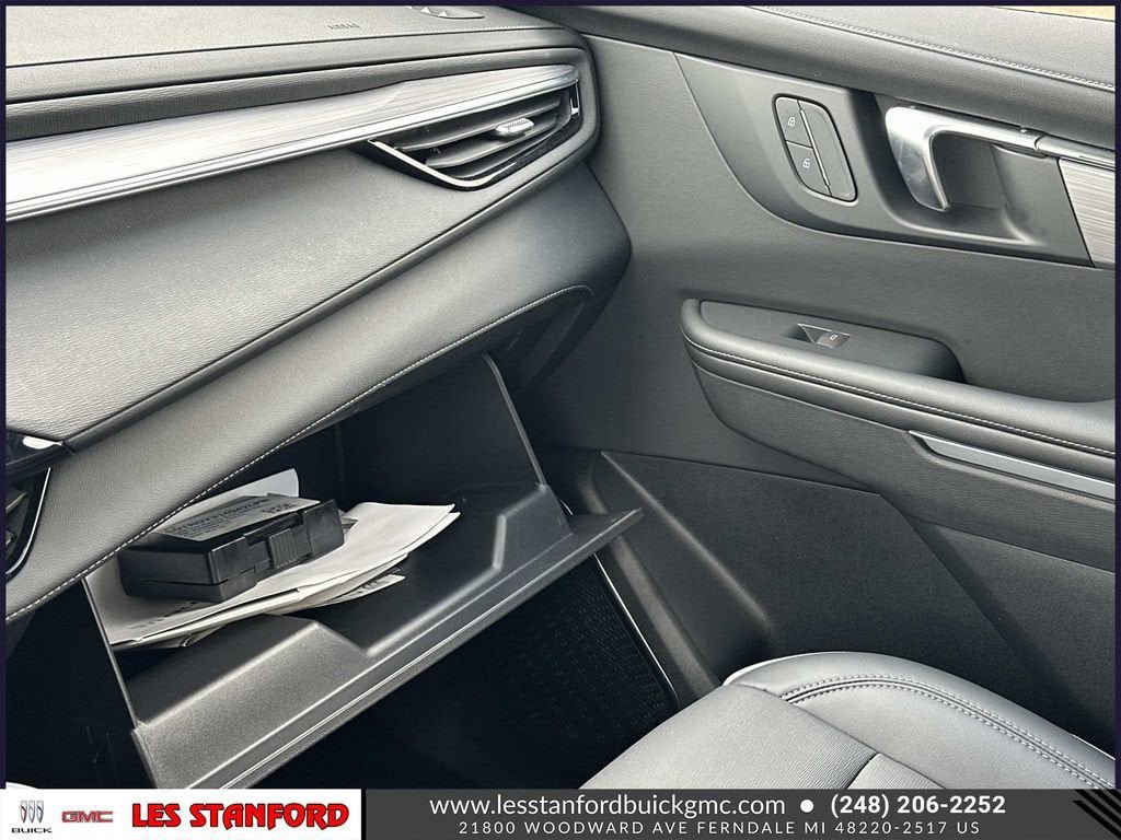 Used 2025 Buick Enclave Preferred w/ Power Package FWD image 35
