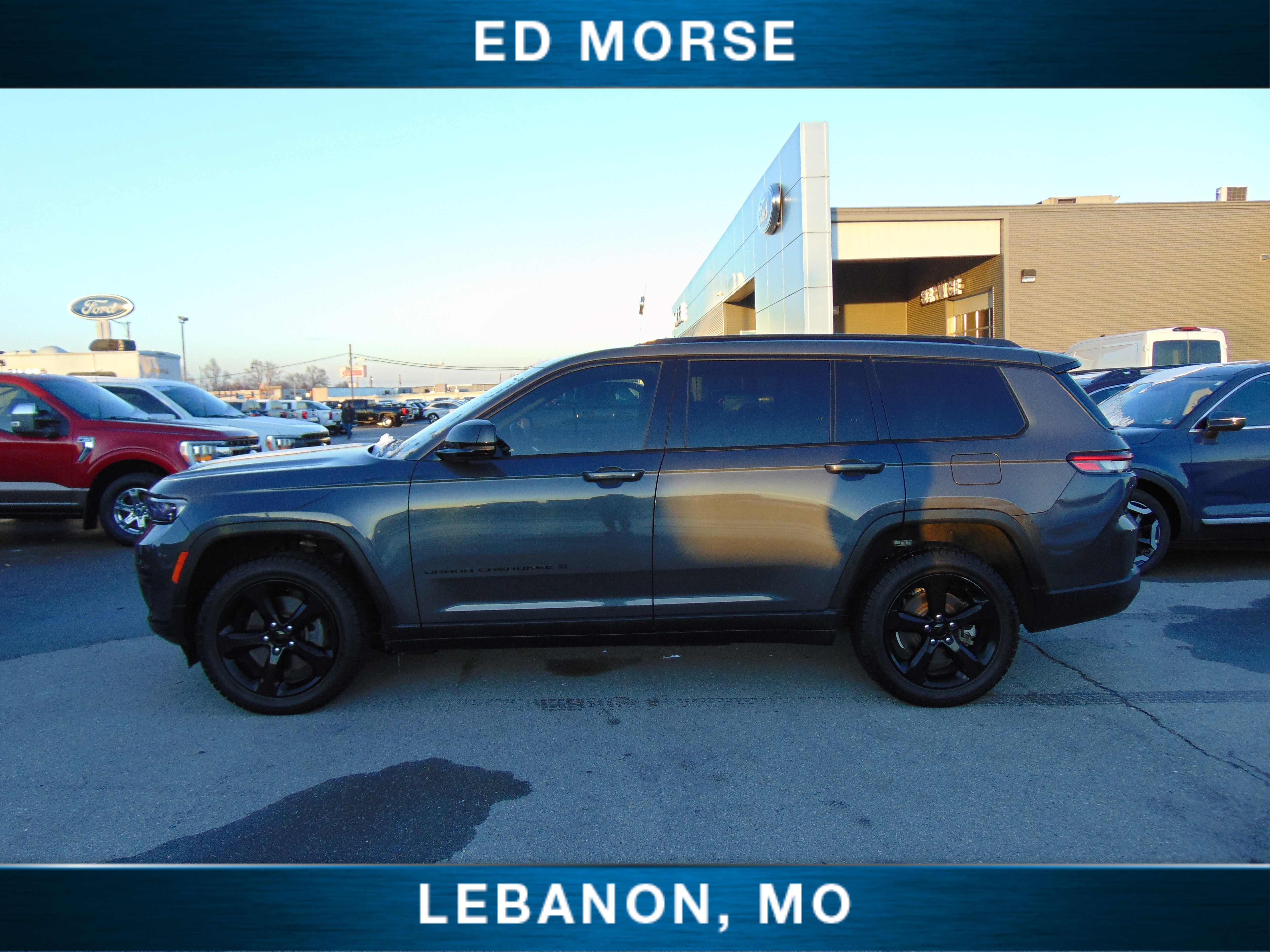 Used 2021 Jeep Grand Cherokee L Laredo image 2