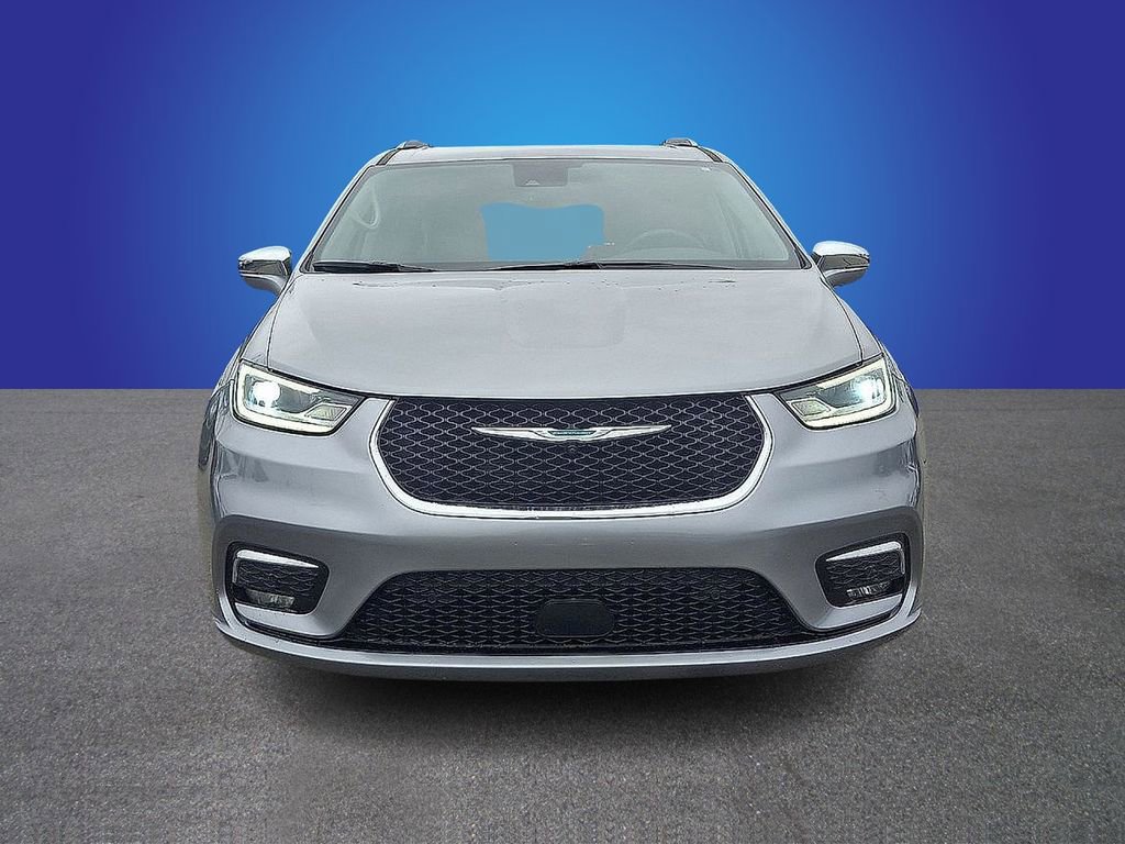 Used 2021 Chrysler Pacifica Limited w/ Premium & Safety Sphere Group image 2