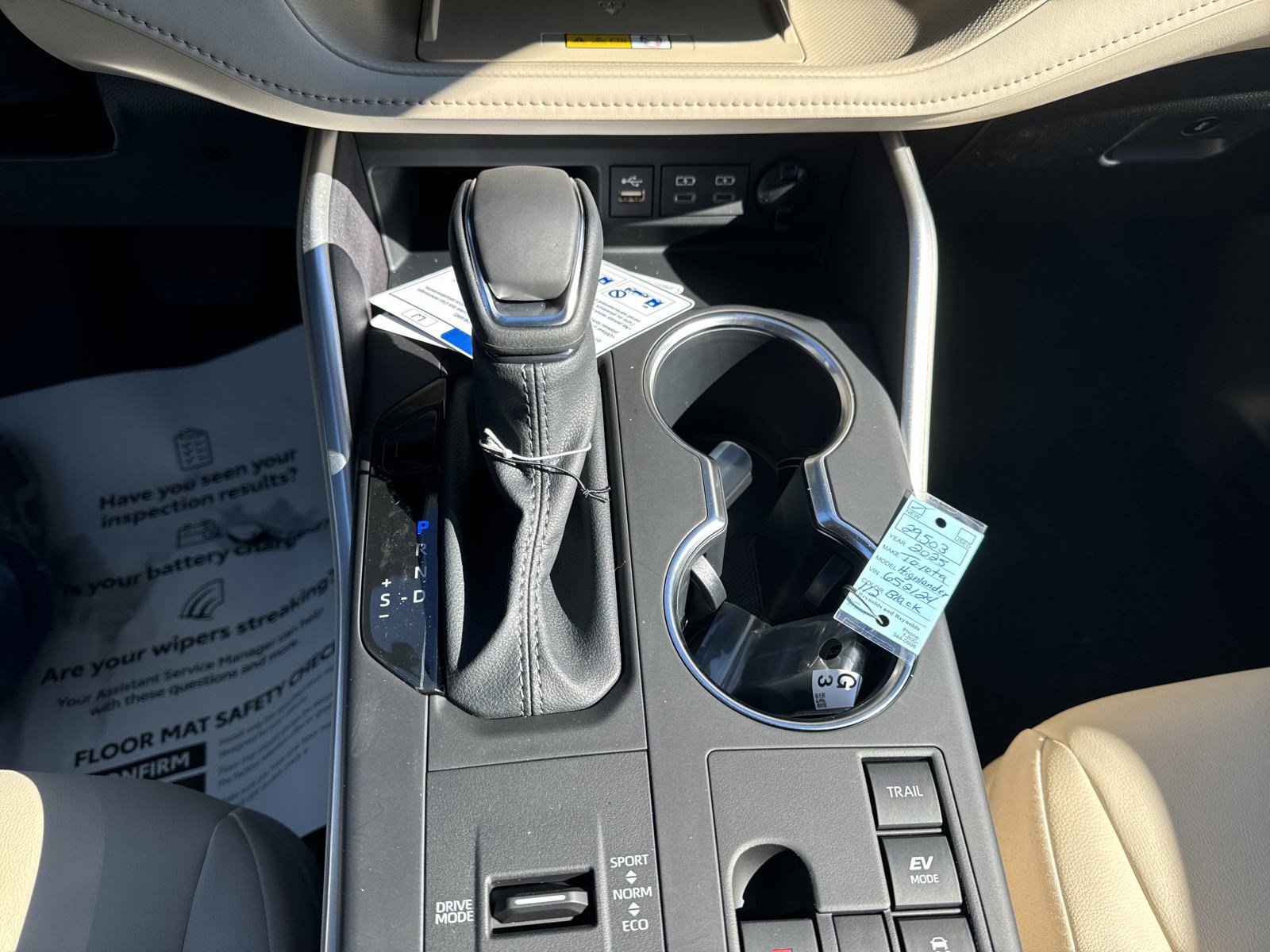 New 2025 Toyota Highlander XLE AWD/4WD image 21