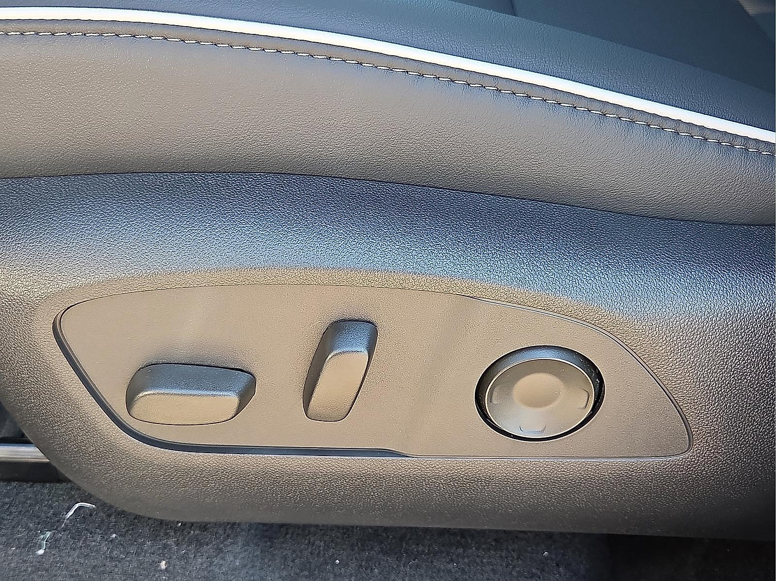 New 2027 Buick Enclave Sport Touring w/ Power Package FWD image 16