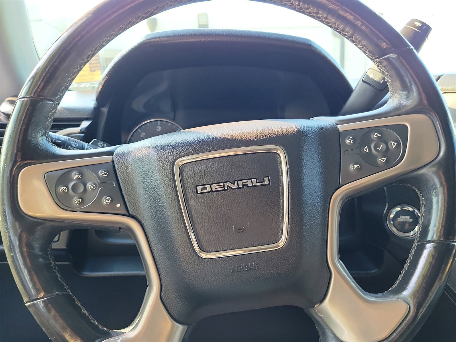 Used 2017 GMC Yukon Denali w/ Open Road Package image 17