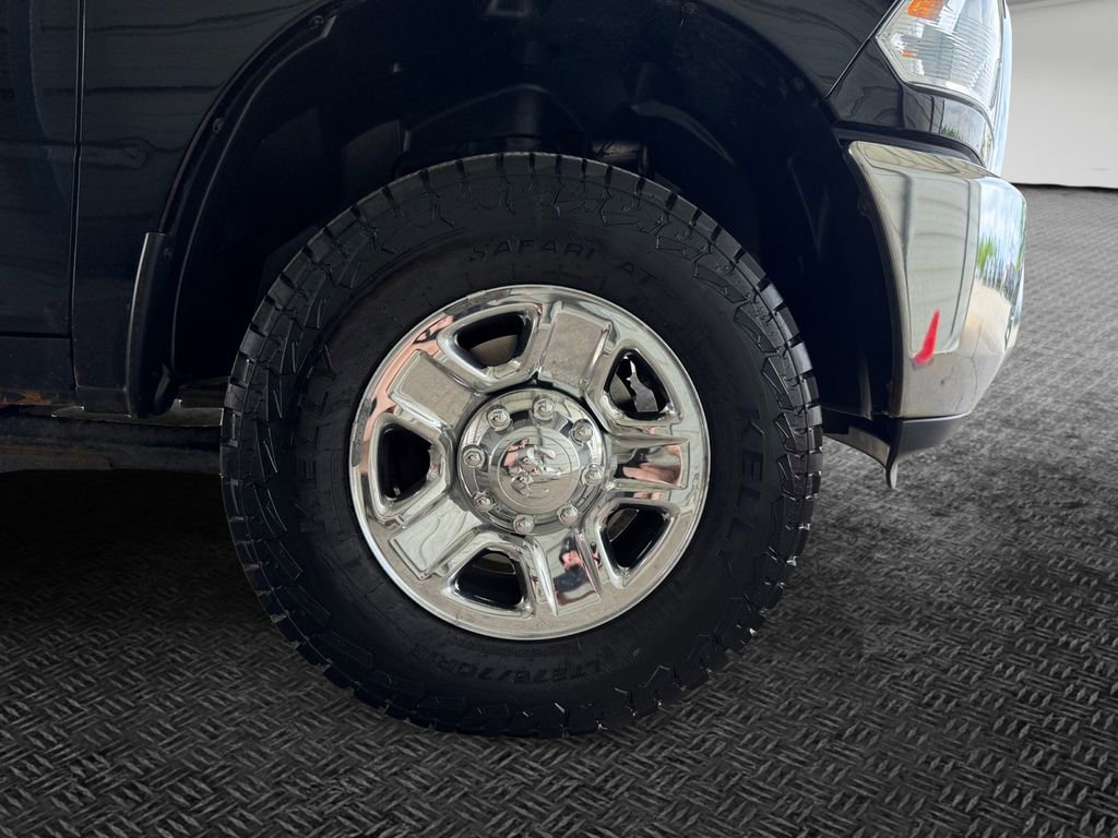 Used 2014 RAM 2500 Tradesman w/ Chrome Appearance Group AWD/4WD image 11