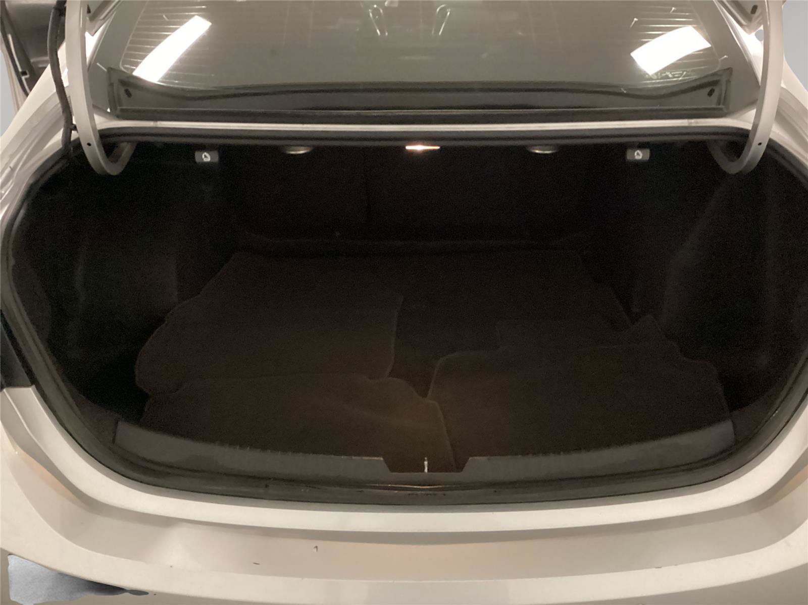 Used 2021 Chevrolet Malibu Premier FWD image 12