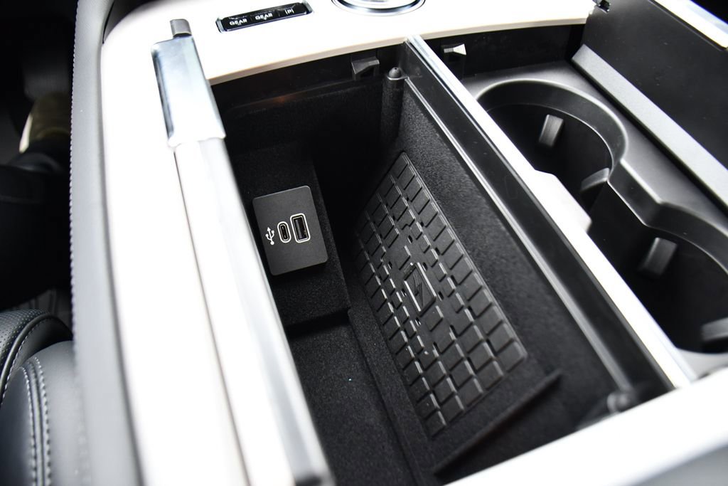 New 2026 Lincoln Navigator Premiere AWD/4WD image 32