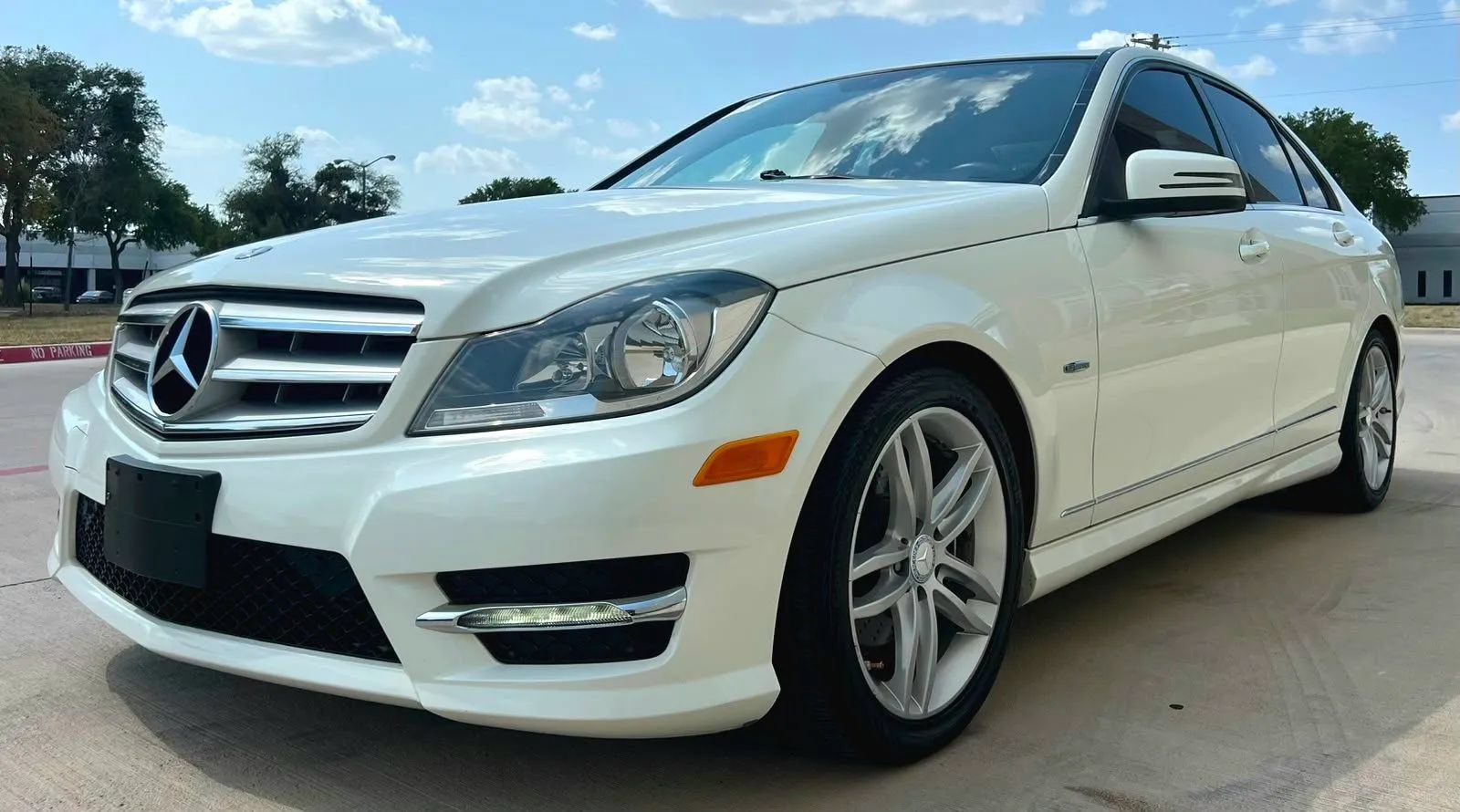 Used 2012 Mercedes-Benz C 250 Sedan image 4