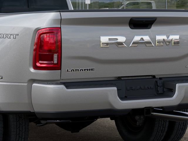 New 2026 RAM 3500 Laramie AWD/4WD image 13