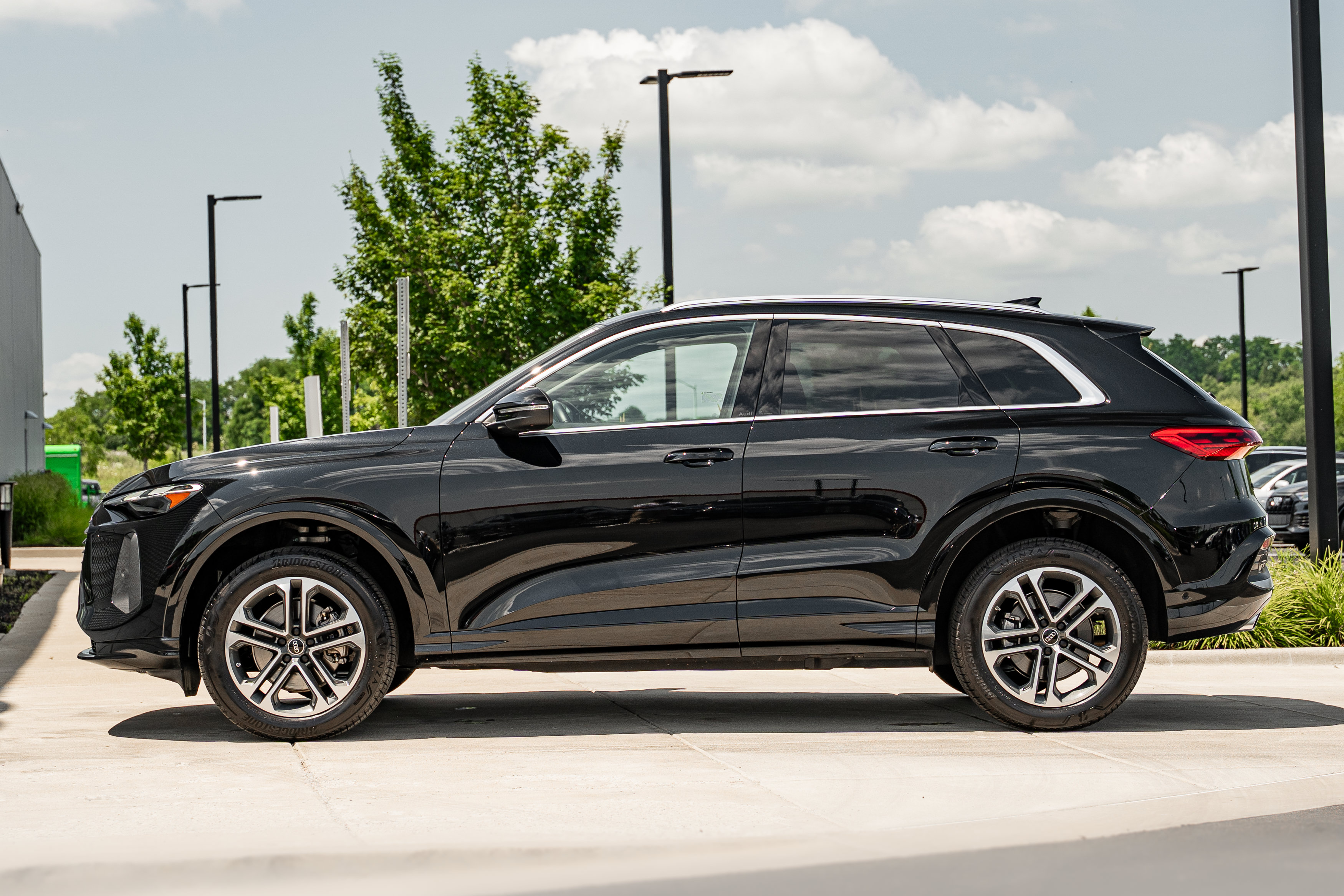 Certified 2025 Audi Q5 Premium w/ Convenience Package AWD/4WD image 6