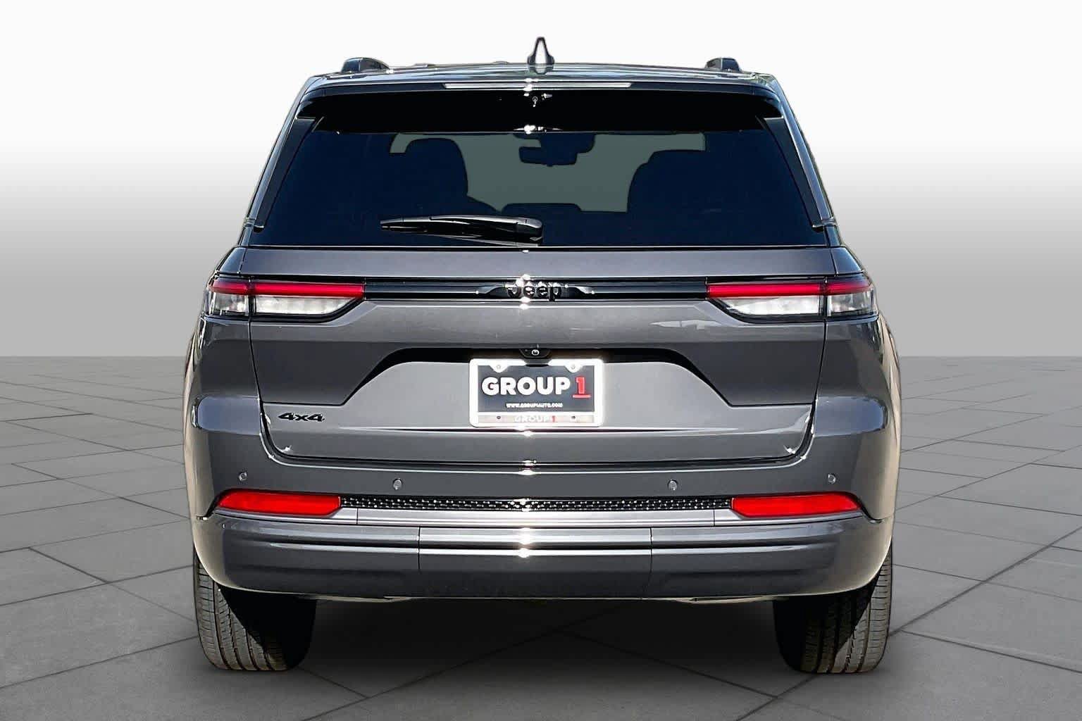 Used 2026 Jeep Grand Cherokee Limited AWD/4WD image 5