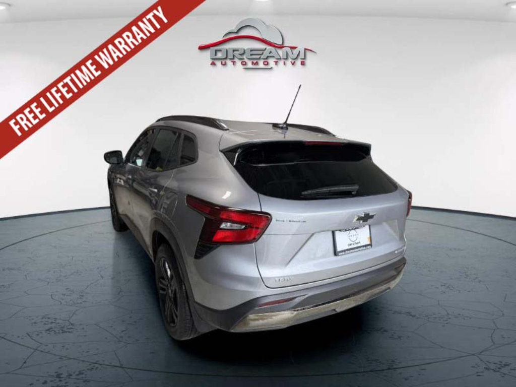 Used 2025 Chevrolet Trax ACTIV w/ Sunroof Package FWD image 6