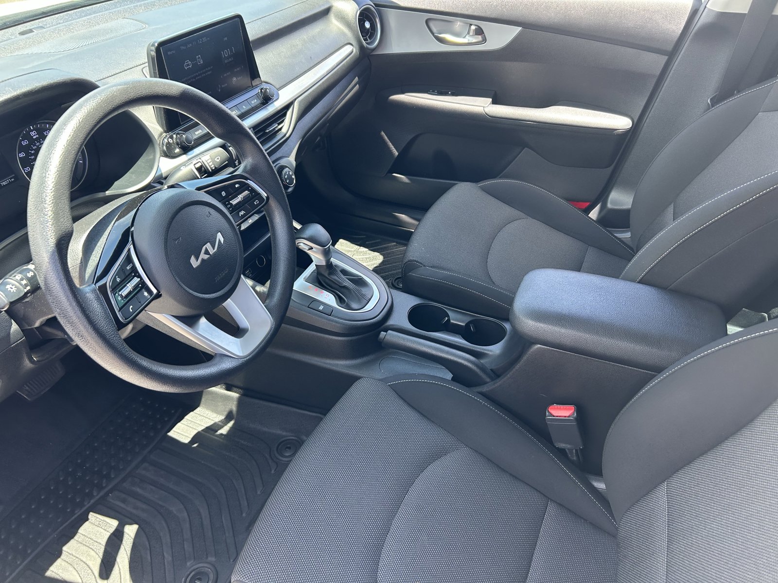 Used 2022 Kia Forte LXS FWD image 25