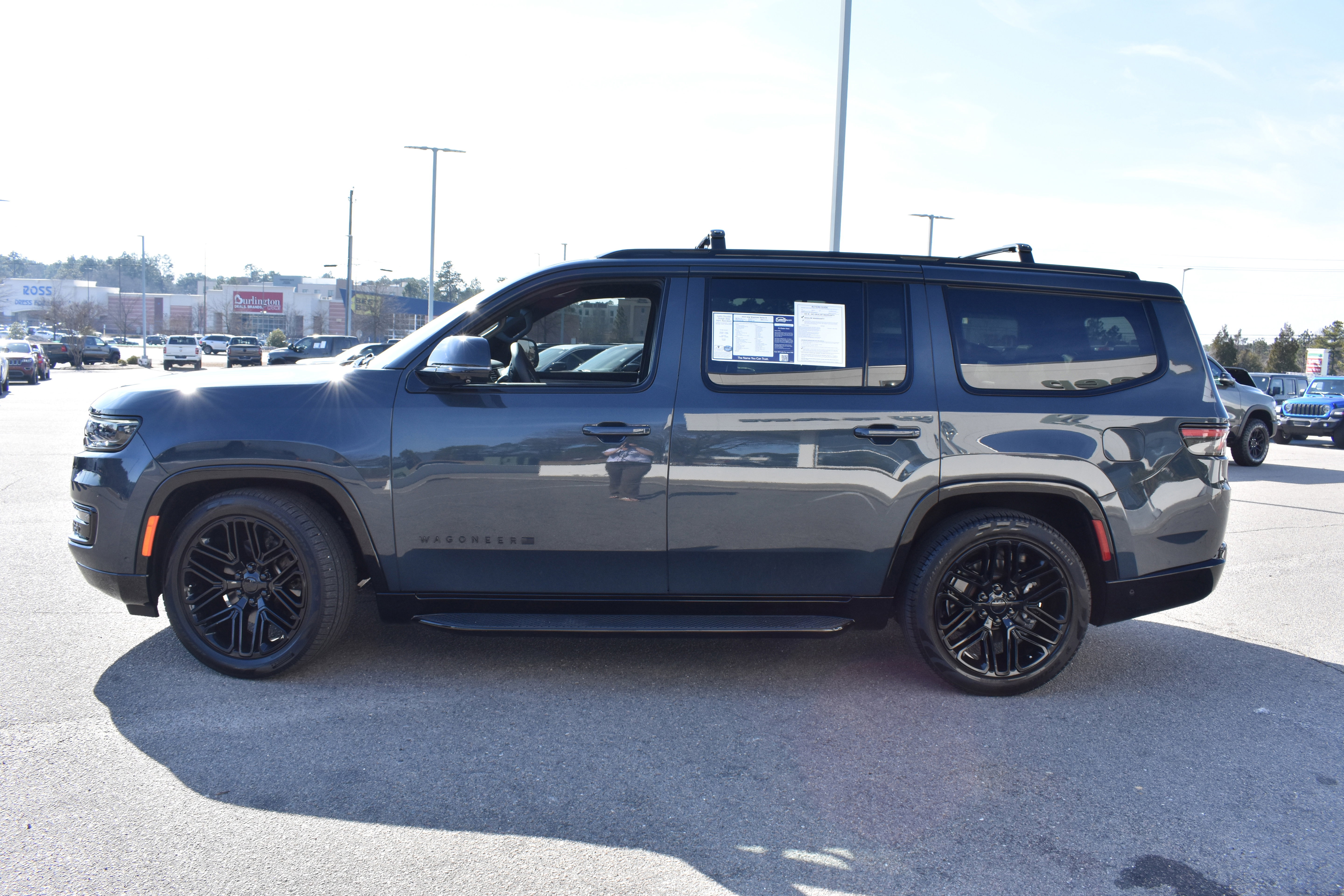 Used 2024 Jeep Wagoneer Series II w/ Convenience Group I image 6