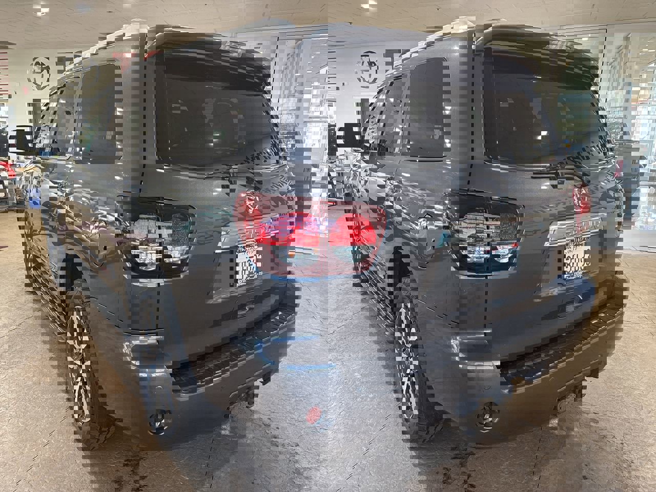 Used 2018 Toyota Sequoia Limited w/ Safety & Convenience Package image 8