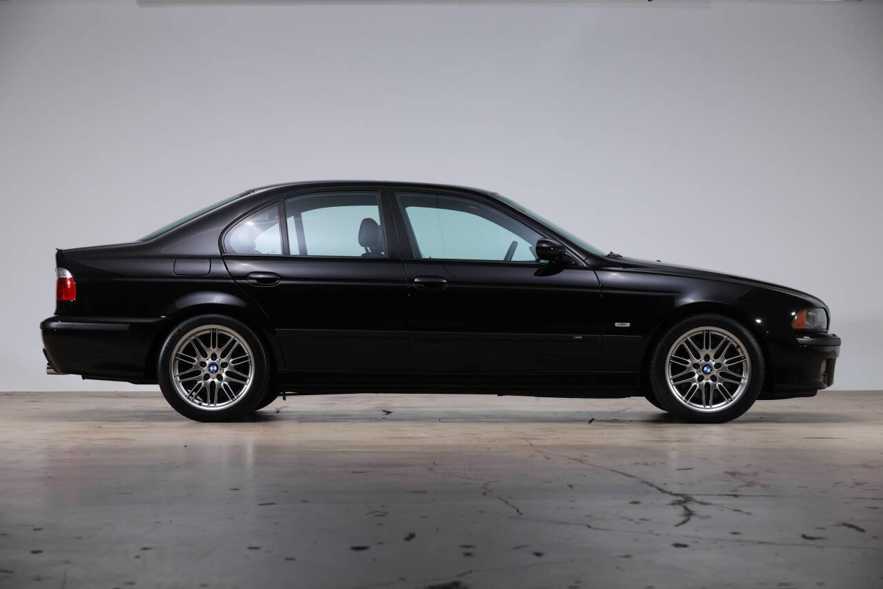 Used 2002 BMW M5 image 4