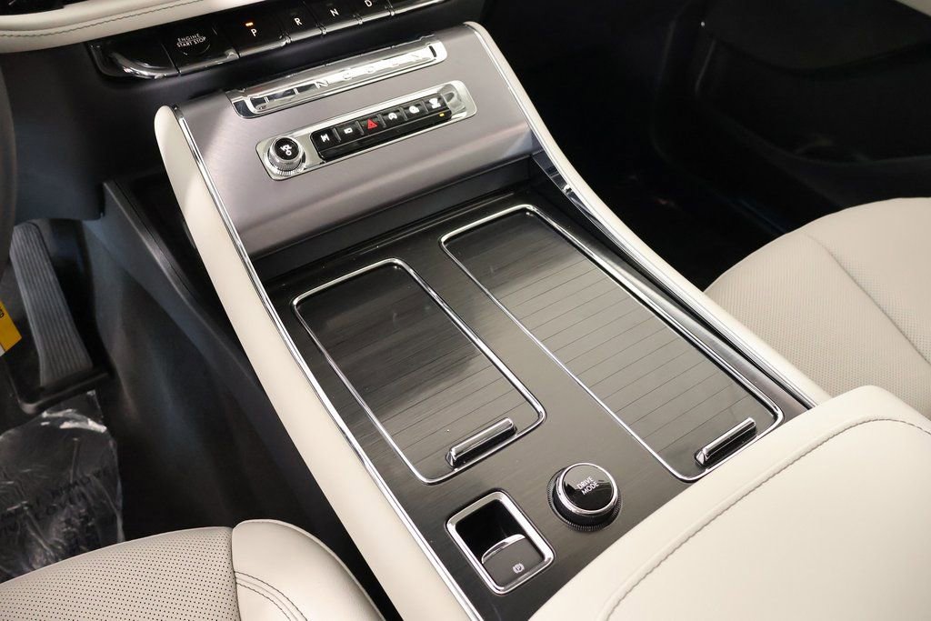 New 2026 Lincoln Aviator AWD image 8