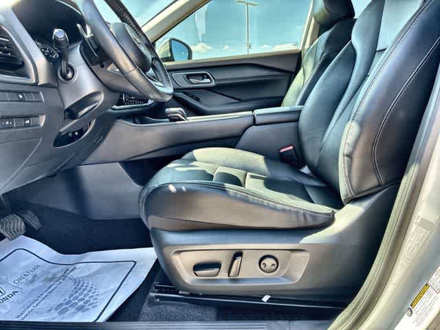 Used 2021 Nissan Rogue SL w/ Premium Package FWD image 18