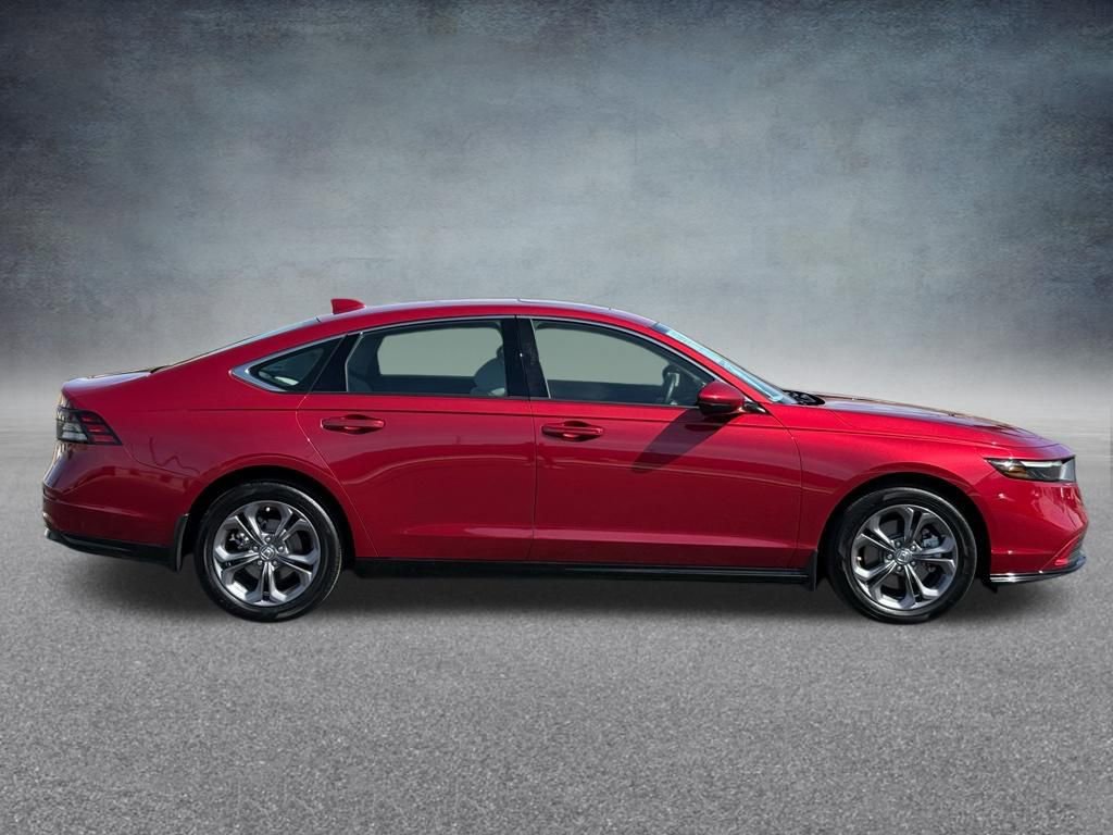 Used 2023 Honda Accord EX-L image 2
